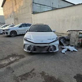 Toyota Camry 2025