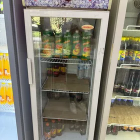 Ветрина холодильник