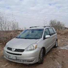 Toyota Sienna 2004