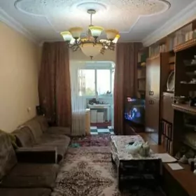 Бахар 4 комнт 5 этаж