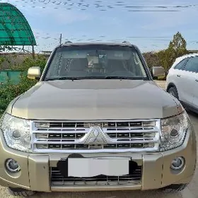 Mitsubishi Pajero 2008