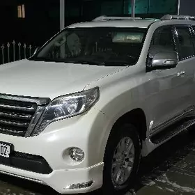 Toyota Land Cruiser Prado 2013