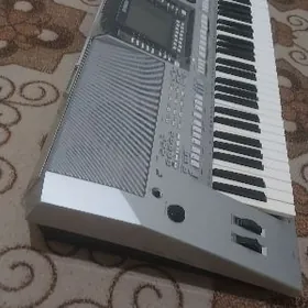 Yamaha psr-s710