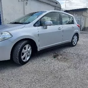 Nissan Tiida 2009