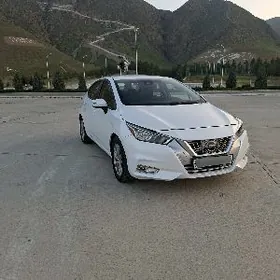 Nissan Versa 2021