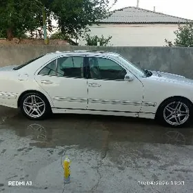 Mercedes-Benz E320 2000