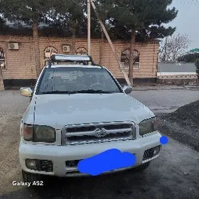 Nissan Pathfinder 2002