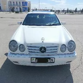 Mercedes-Benz E320 1996