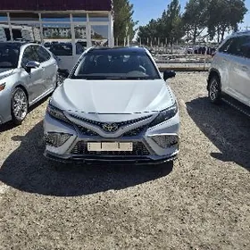 Toyota Camry 2022