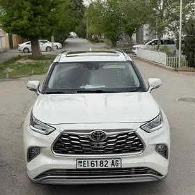 Toyota Highlander 2022