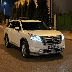 Nissan Pathfinder 2022