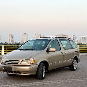 Toyota Sienna 2002