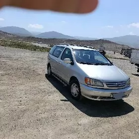 Toyota Sienna 2002