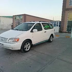 Toyota Sienna 2002