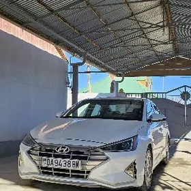 Hyundai Elantra 2020