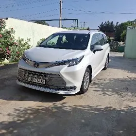 Toyota Sienna 2022