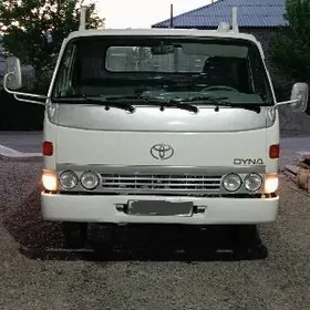 Mitsubishi Canter 2002