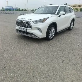 Toyota Highlander 2022