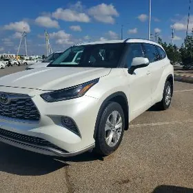 Toyota Highlander 2021
