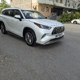Toyota Highlander 2020