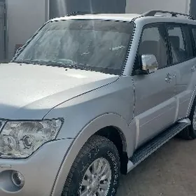 Mitsubishi Pajero 2011