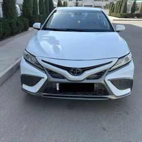 Toyota Camry 2021