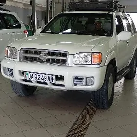 Nissan Pathfinder 2000