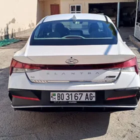 Hyundai Elantra 2024