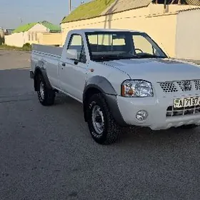 Nissan Navara 2004