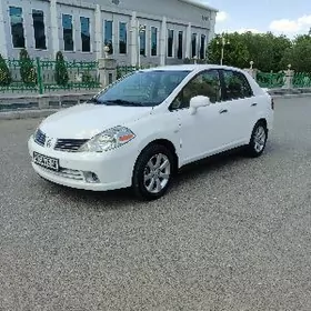 Nissan Tiida 2008