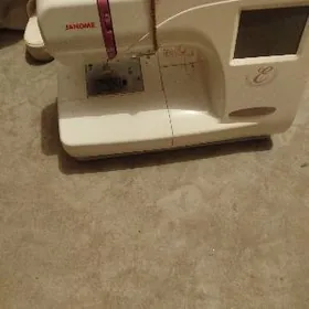 Bir iññe kompyuter yaka mashyn