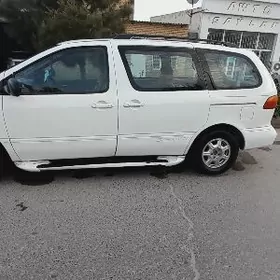 Toyota Sienna 1999