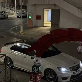 Mercedes-Benz C350 2014