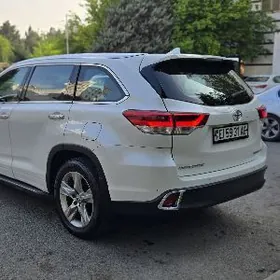 Toyota Highlander 2019