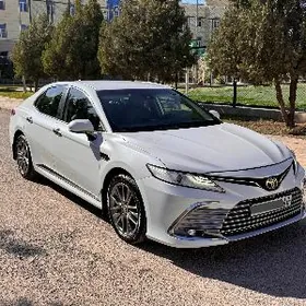 Toyota Camry 2020