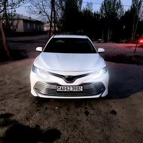 Toyota Camry 2019
