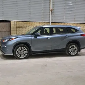 Toyota Highlander 2022