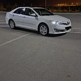 Toyota Camry 2013