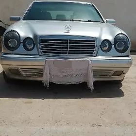 Mercedes-Benz E320 1998