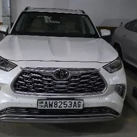 Toyota Highlander 2021