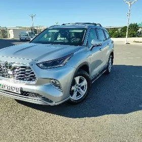 Toyota Highlander 2021