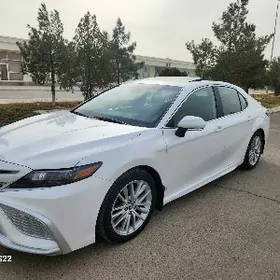 Toyota Camry 2021