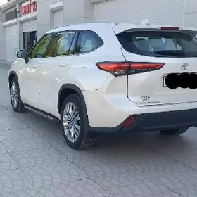 Toyota Highlander 2021