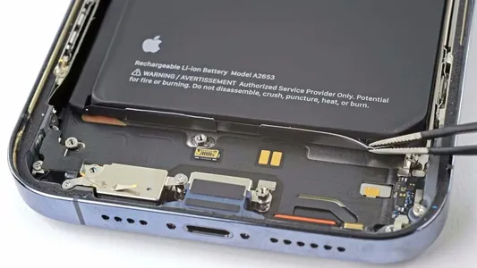 2027-nji ýyldan ÝB-niň bazarynda batareýasy aýryp-dakylmaýan smartfonlar we planşetler gadagan ediler