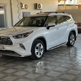 Toyota Highlander 2021