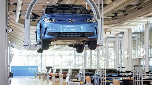 Volkswagen объявил о планах сократить производство ещё на миллион авто в год
