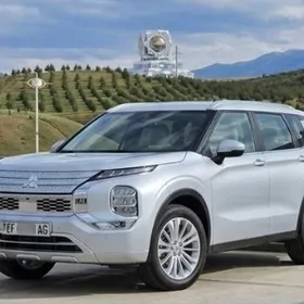 Mitsubishi Outlander PHEV 2024