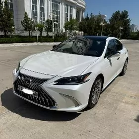 Lexus ES 2022