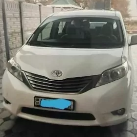 Toyota Sienna 2010