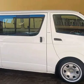 Toyota Hiace 2009